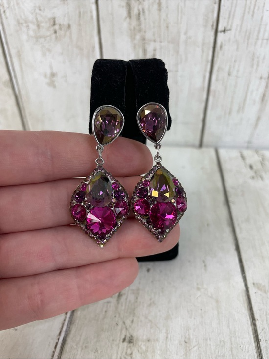 Stephanie Somers Jewelry - Stephanie Somers Drop Earrings Magenta iridescent - Excellent Condition